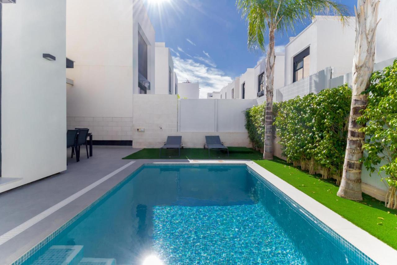 High Tech Villa Navia Spanien Orihuela Exterior photo